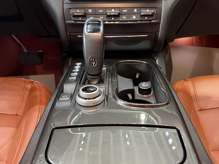 Maserati Ghibli 2021 3.0 T Gran Sport — фото 10