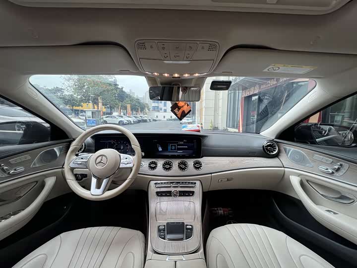 Mercedes-Benz CLS 2018 CLS 300 — фото 9