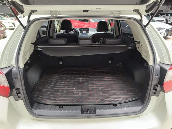 Subaru XV 2014 2.0i — фото 15
