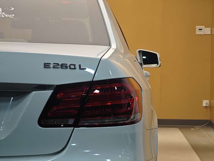 Mercedes-Benz E-Class 2015 E 200 L Sport — фото 26