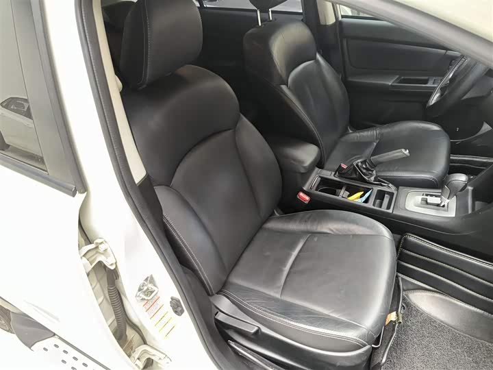 Subaru XV 2014 2.0i — фото 20