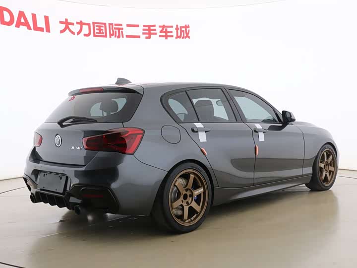 BMW 1-Series 2018 M 140i — фото 5