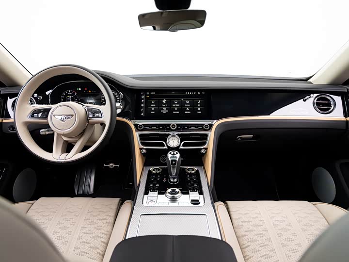 Bentley Flying Spur — фото 13
