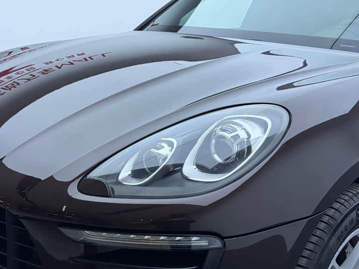 Porsche Macan 2017 Macan 2.0 T — фото 13