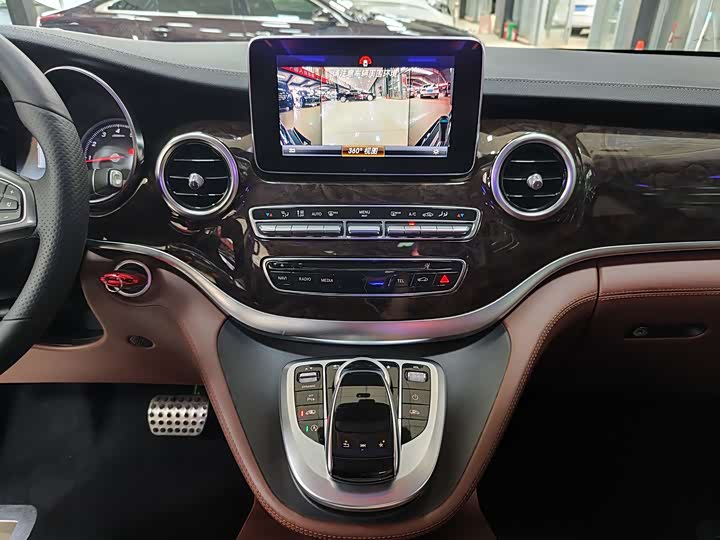 Mercedes-Benz V-Class 2018 V 260 L VI — фото 18