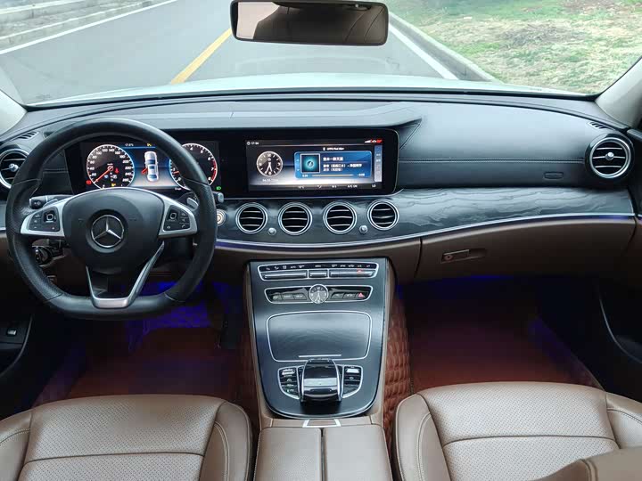 Mercedes-Benz E-Class 2018 E 300 L — фото 10