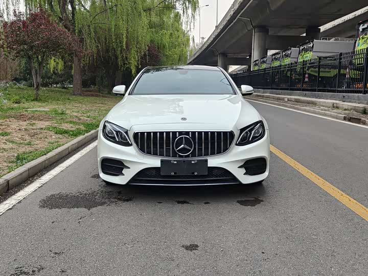 Mercedes-Benz E-Class 2018 E 300 L — фото 2