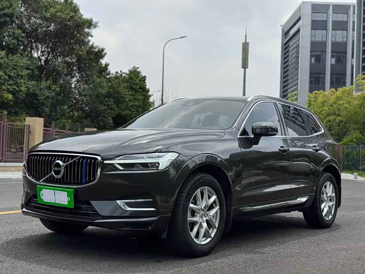 Volvo XC60 2021 T 5 4 WD — фото 1