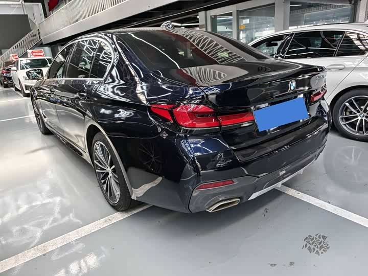 BMW 5 Series — фото 17