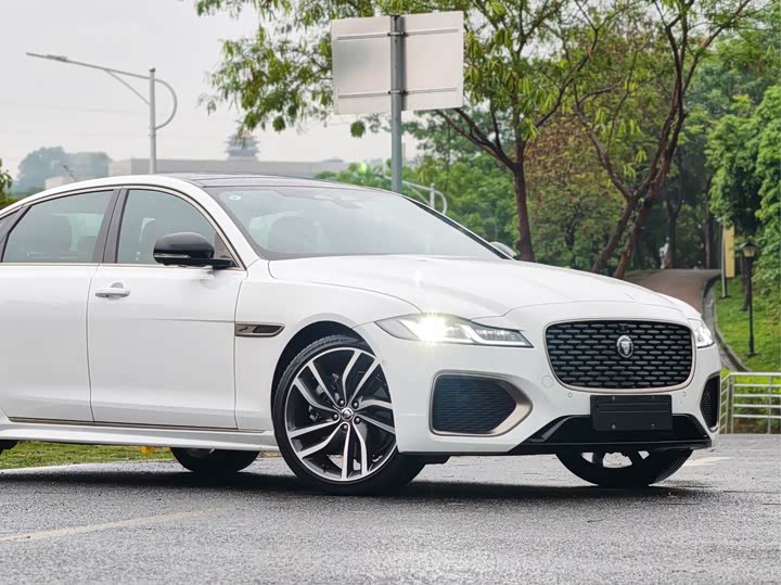 Jaguar XFL 2024 2.0 T P 300 4 WD — фото 3