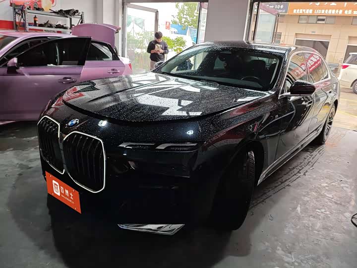 BMW 7-Series 2023 735 Li M