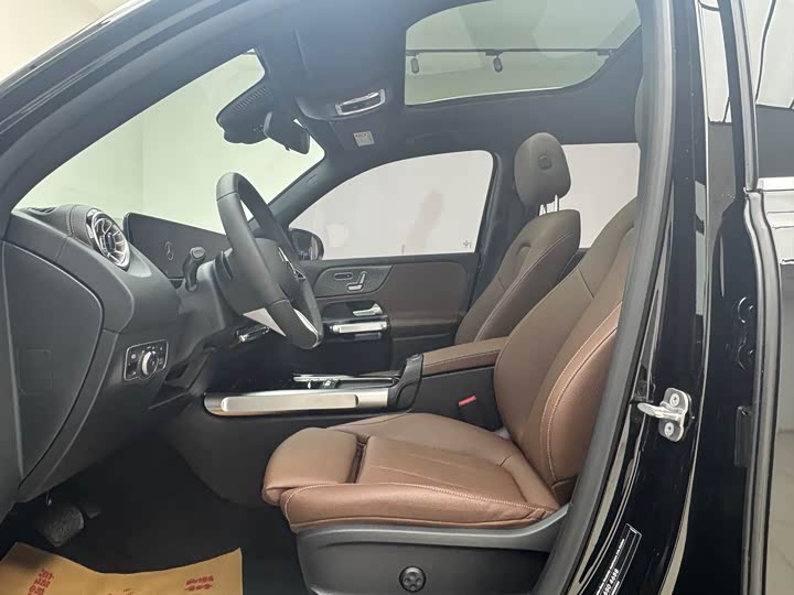 Mercedes-Benz GLB 2024 GLB 220 — фото 9