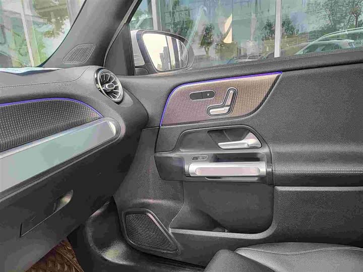 Mercedes-Benz GLB 2020 GLB 200 — фото 12