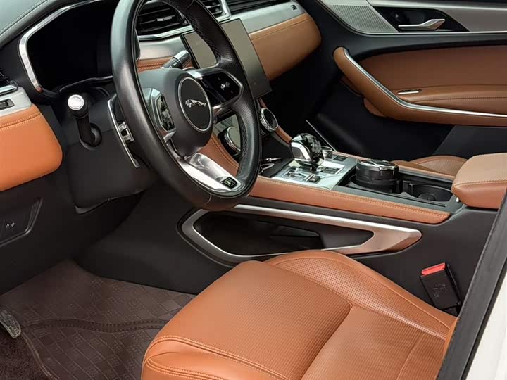 Jaguar F-PACE 2021 250 PS R-Dynamic S — фото 17