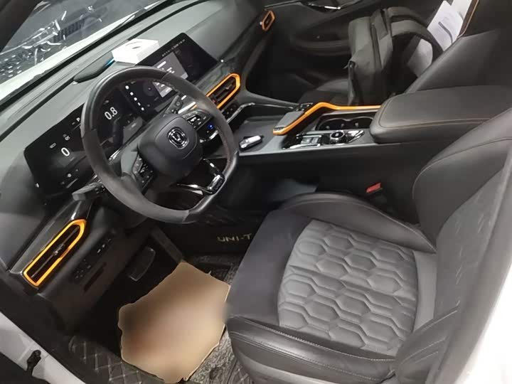 Changan UNI-T 2022 1.5 T Flagship — фото 15
