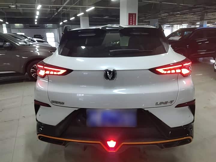 Changan UNI-T 2022 1.5 T Flagship — фото 6