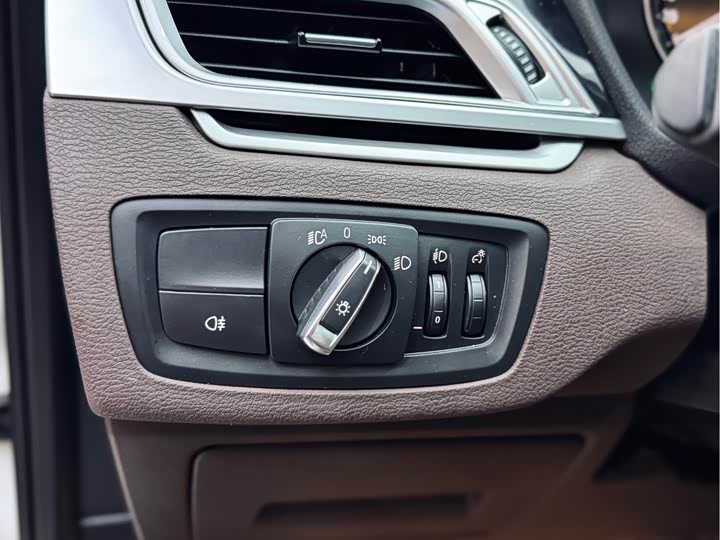 BMW X1 2020 s Drive 20 Li — фото 12