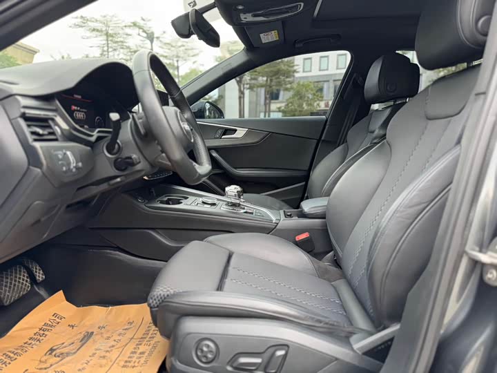 Audi A4L 2019 45 TFSI quattro Sport VI — фото 4