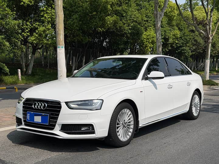 Audi A4L 2016 35 TFSI S line Comfort — фото 1