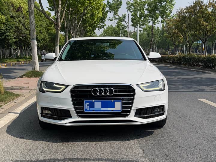Audi A4L 2016 35 TFSI S line Comfort — фото 2