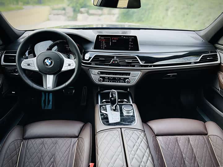 BMW 7 Series — фото 8