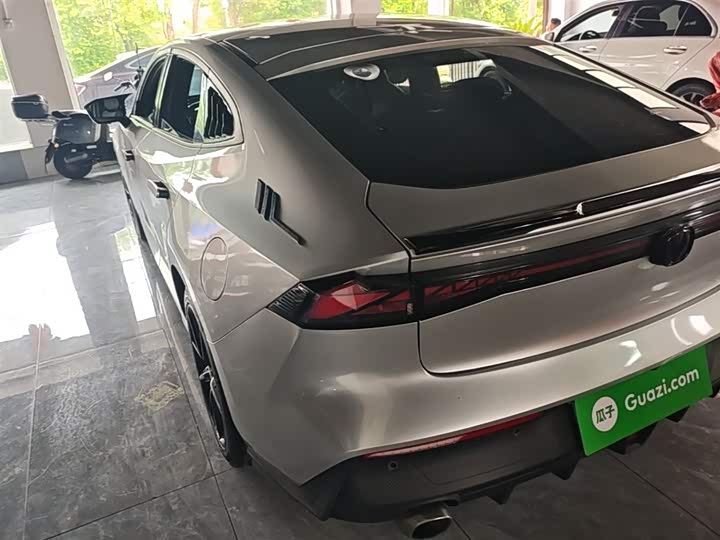 Changan UNI-V 2022 1.5 T Premium — фото 5