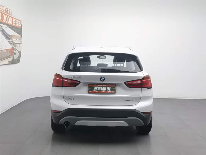 BMW X1 2018 s Drive 18 Li — фото 4