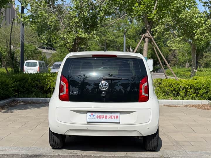 Volkswagen up! 2015 1.0 L move up! — фото 18
