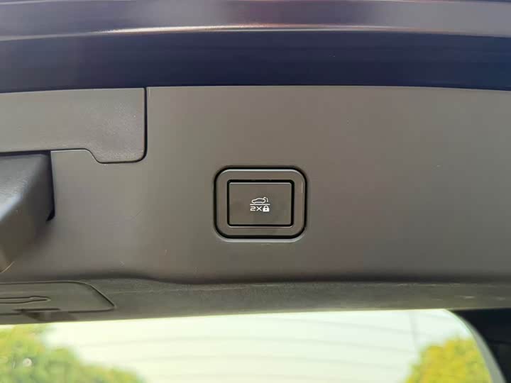 Changan UNI-V 2023 1.5 T — фото 24