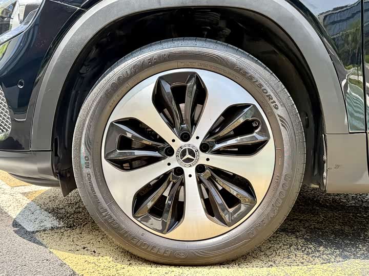 Mercedes-Benz GLB 2021 GLB 200 — фото 20