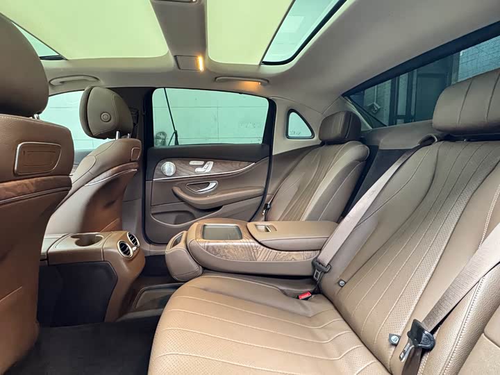 Mercedes-Benz E-Class 2018 E 300 L Luxury — фото 6