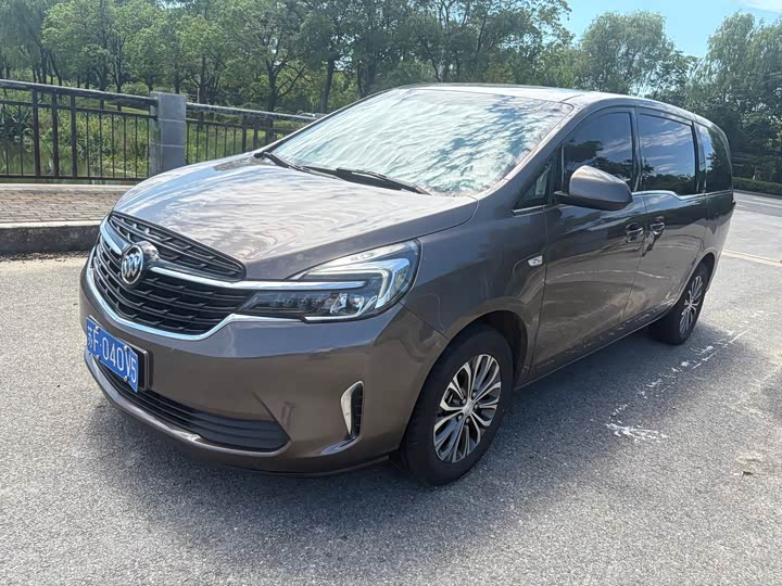 Buick GL 8 2022 652 T Comfort