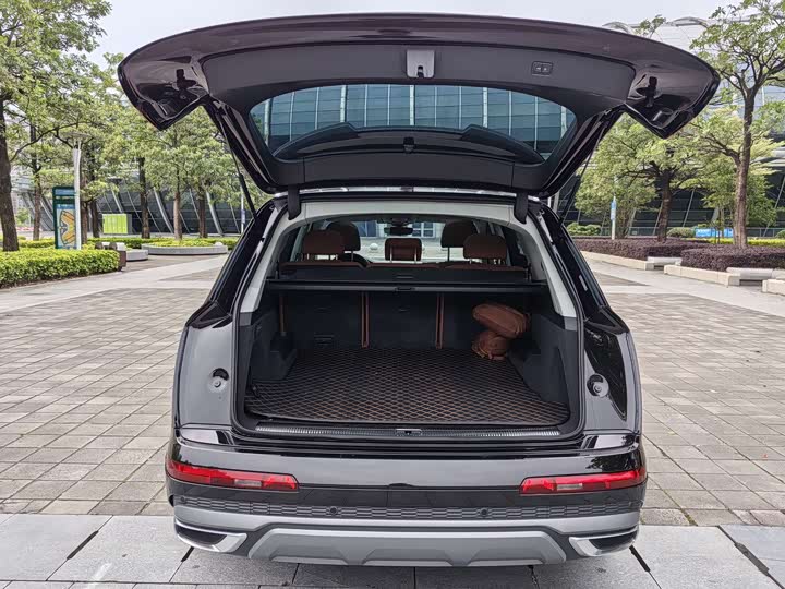 Audi Q7 2024 45 TFSI quattro S line Sport — фото 12