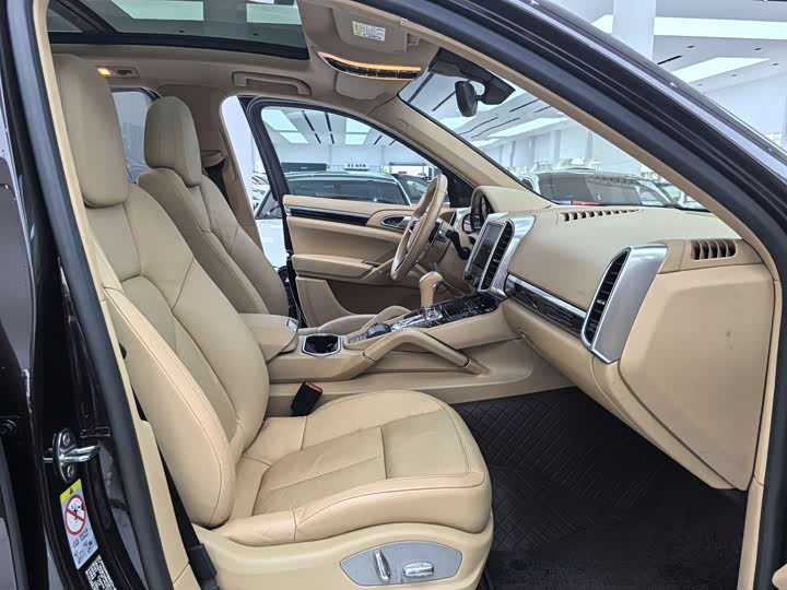 Porsche Cayenne 2016 Cayenne 3.0 T — фото 6