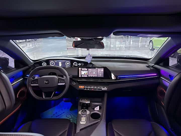 Changan UNI-V 2022 1.5 T — фото 10