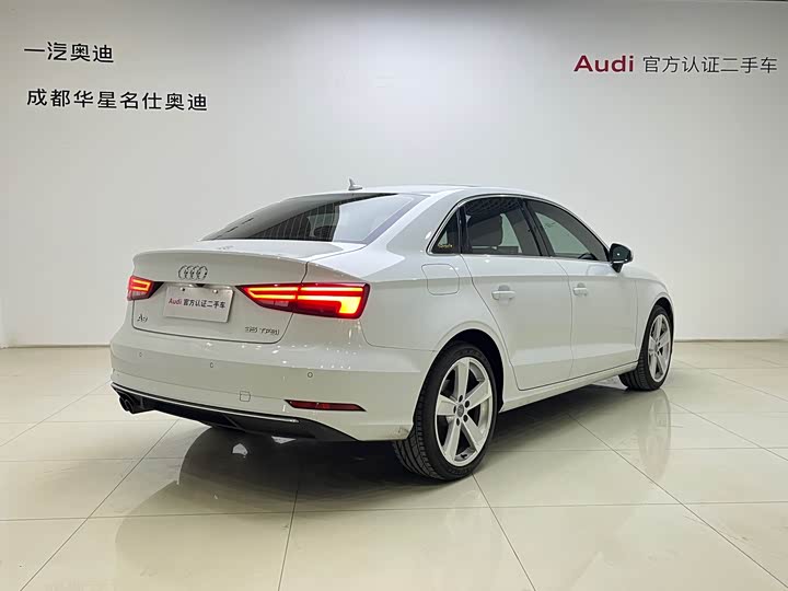 Audi A3 2018 30 Limousine 35 TFSI — фото 4