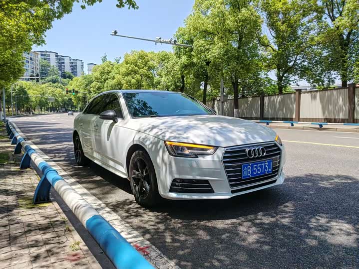 Audi A4L 2017 Plus 40 TFSI — фото 3