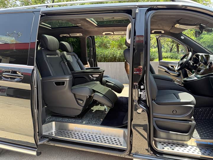Mercedes-Benz V-Class 2022 V 260 L — фото 13