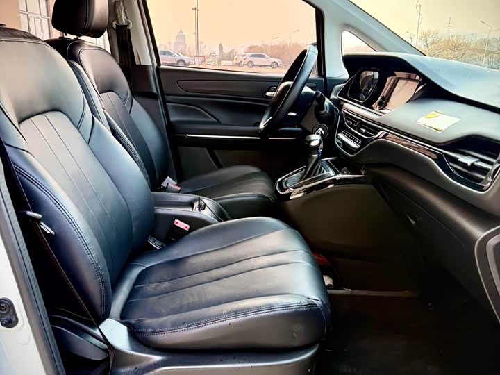 Trumpchi M6 2021 270 T DCT ( ) — фото 13