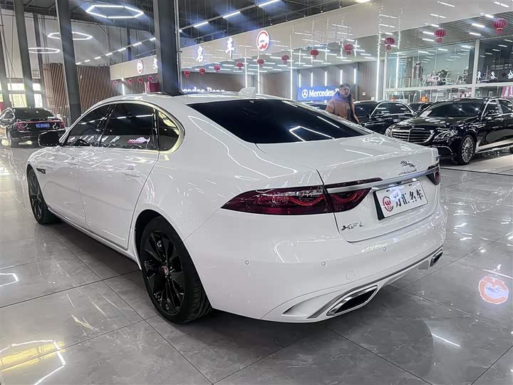 Jaguar XFL 2024 2.0 T P 250 2 WD — фото 12