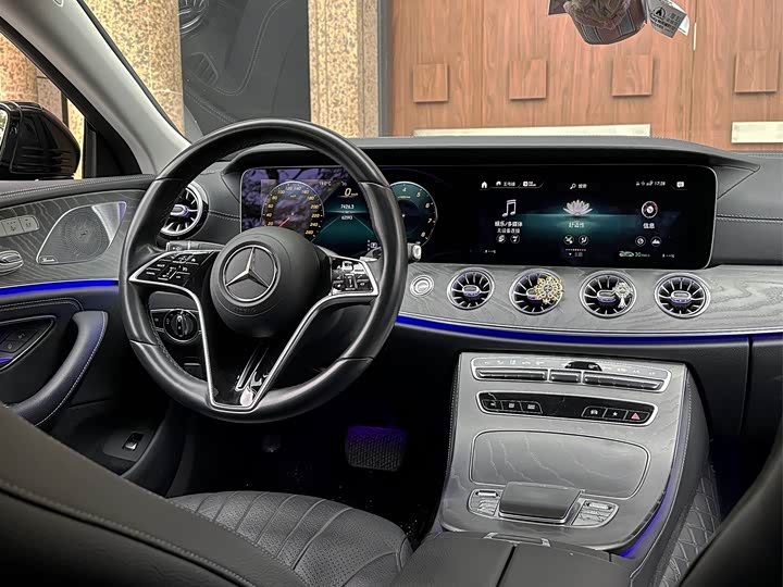 Mercedes-Benz CLS 2022 CLS 300 — фото 7