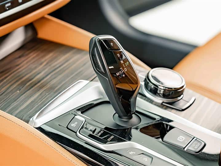 BMW 6-Series 2018 630i — фото 14