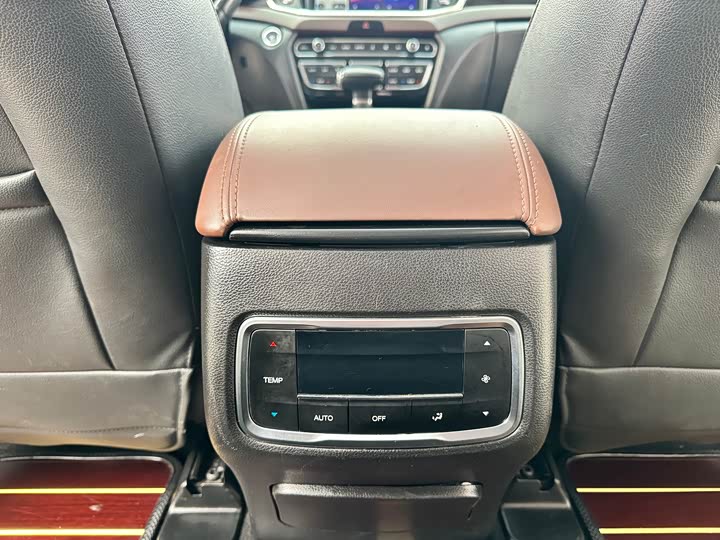 Trumpchi GS8 2017 320 T 2 WD ( ) — фото 12
