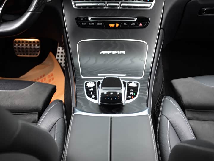 Mercedes-Benz GLC 2018 AMG GLC 63 4 MATIC+ — фото 23