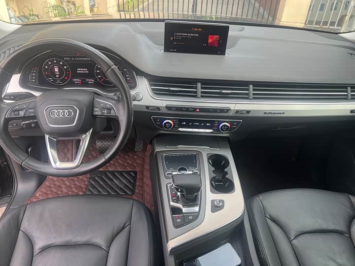 Audi Q7 40 TFSI S line спорт — фото 5