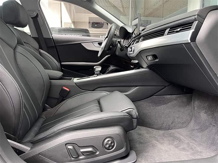 Audi A4L 2022 40 TFSI — фото 13