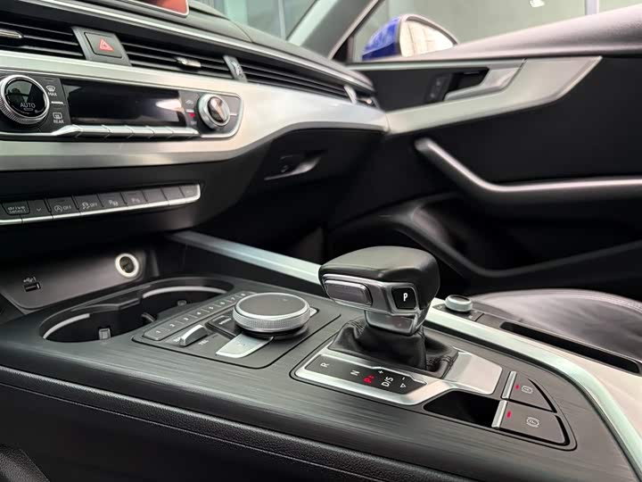 Audi A4L 2019 40 TFSI VI — фото 13