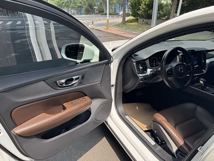 Volvo S60 2020 T 4 — фото 22