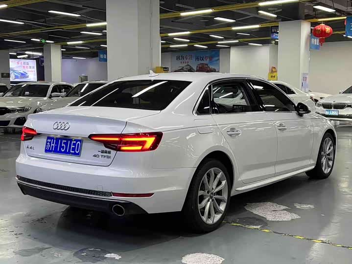 Audi A4L 2018 30 40 TFSI — фото 9