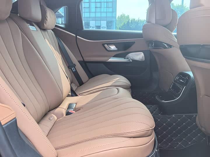 Mercedes-Benz E-Class рестайлинг E 260 L — фото 14